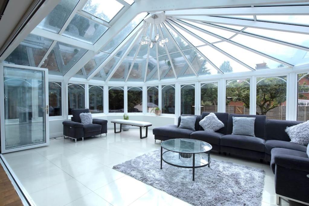 Luxury 6 Bedroom House With Parking - Northwood 诺斯伍德 外观 照片
