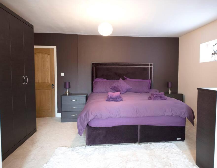 Luxury 6 Bedroom House With Parking - Northwood 诺斯伍德 外观 照片
